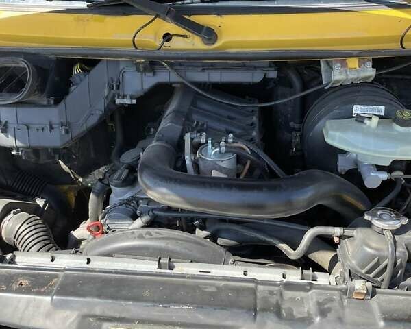 Жовтий Мерседес Sprinter, об'ємом двигуна 2.15 л та пробігом 200 тис. км за 8800 $, фото 7 на Automoto.ua