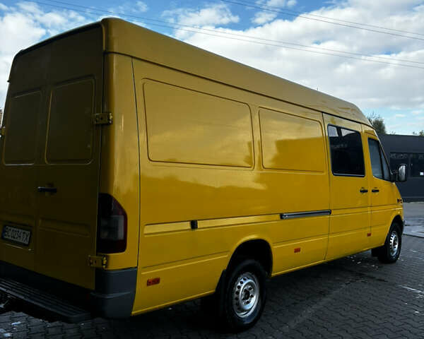 Желтый Мерседес Sprinter, объемом двигателя 2.15 л и пробегом 500 тыс. км за 9500 $, фото 6 на Automoto.ua