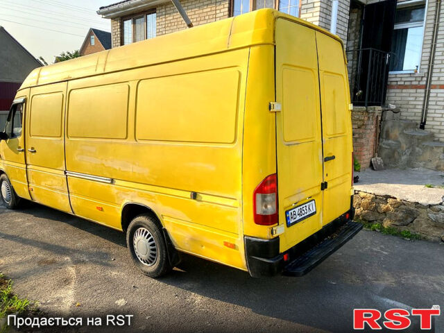 Желтый Мерседес Sprinter, объемом двигателя 2.2 л и пробегом 297 тыс. км за 8450 $, фото 6 на Automoto.ua