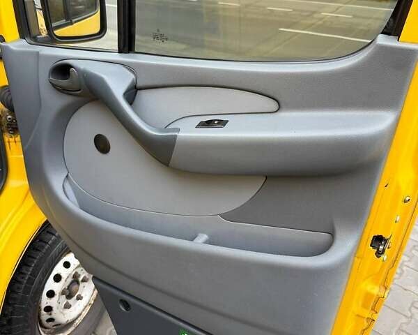 Жовтий Мерседес Sprinter, об'ємом двигуна 2.2 л та пробігом 540 тис. км за 8300 $, фото 2 на Automoto.ua