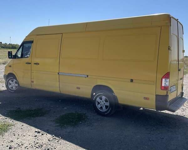 Жовтий Мерседес Sprinter, об'ємом двигуна 2.15 л та пробігом 200 тис. км за 8800 $, фото 9 на Automoto.ua