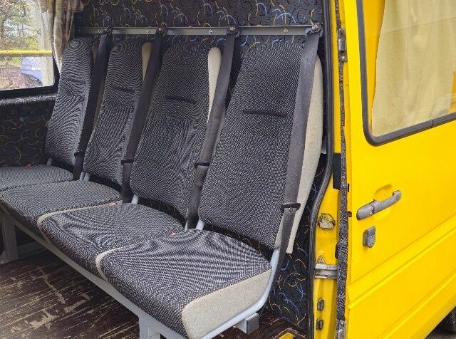 Жовтий Мерседес Sprinter, об'ємом двигуна 2.2 л та пробігом 238 тис. км за 15090 $, фото 10 на Automoto.ua