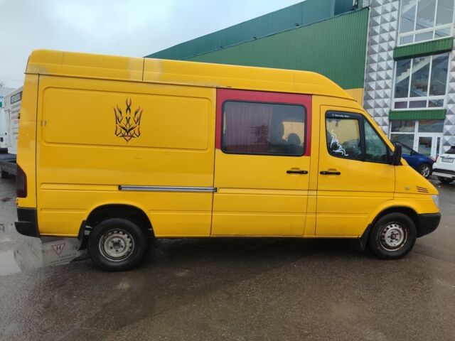Желтый Мерседес Sprinter, объемом двигателя 2.1 л и пробегом 464 тыс. км за 7500 $, фото 10 на Automoto.ua