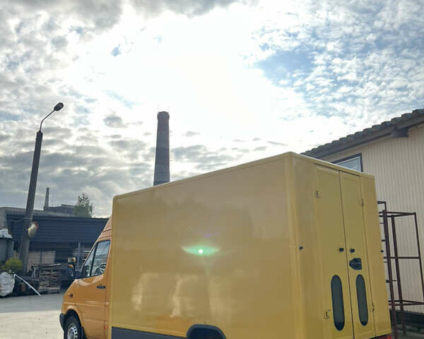 Желтый Мерседес Sprinter, объемом двигателя 0 л и пробегом 222 тыс. км за 12777 $, фото 5 на Automoto.ua