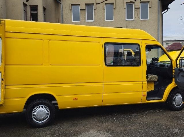 Жовтий Мерседес Sprinter, об'ємом двигуна 2.2 л та пробігом 238 тис. км за 15090 $, фото 19 на Automoto.ua