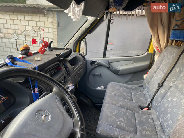 Желтый Мерседес Sprinter, объемом двигателя 2.2 л и пробегом 297 тыс. км за 8350 $, фото 12 на Automoto.ua