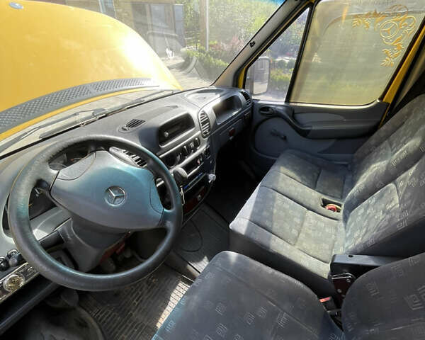 Желтый Мерседес Sprinter, объемом двигателя 2.15 л и пробегом 686 тыс. км за 8200 $, фото 9 на Automoto.ua