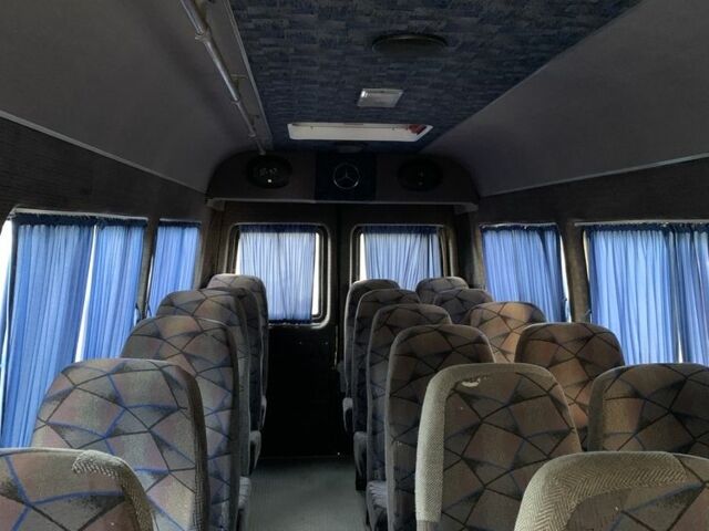 Желтый Мерседес Sprinter, объемом двигателя 2.2 л и пробегом 500 тыс. км за 8000 $, фото 4 на Automoto.ua