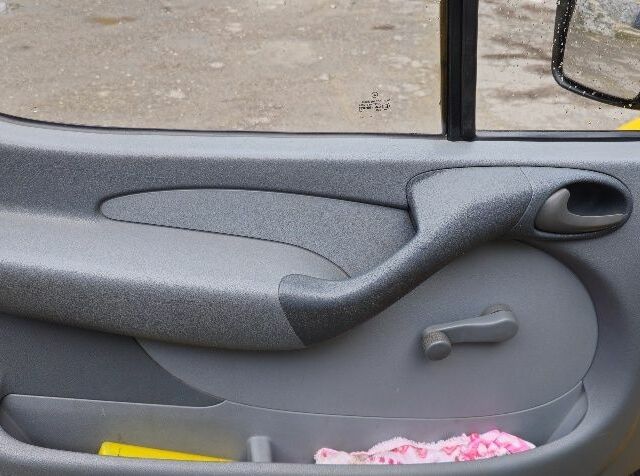 Жовтий Мерседес Sprinter, об'ємом двигуна 2.2 л та пробігом 238 тис. км за 15090 $, фото 12 на Automoto.ua