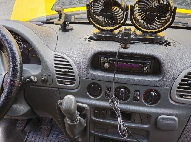 Жовтий Мерседес Sprinter, об'ємом двигуна 2.2 л та пробігом 238 тис. км за 15090 $, фото 4 на Automoto.ua
