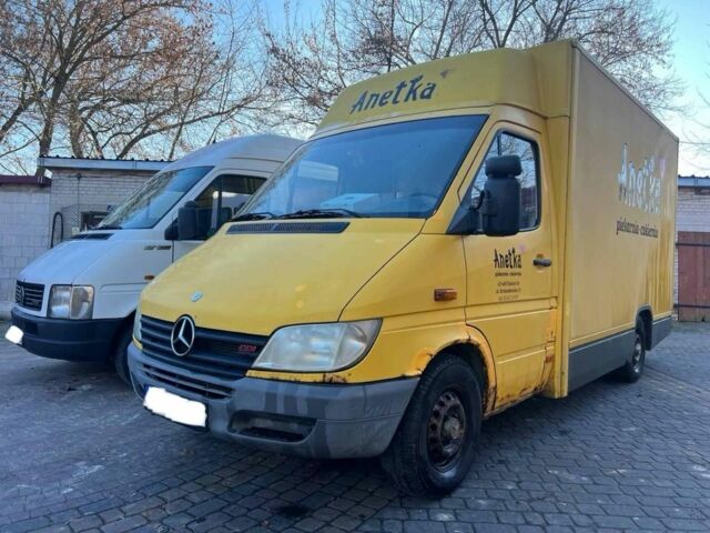 Желтый Мерседес Sprinter, объемом двигателя 0 л и пробегом 300 тыс. км за 3100 $, фото 6 на Automoto.ua