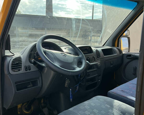 Желтый Мерседес Sprinter, объемом двигателя 0 л и пробегом 222 тыс. км за 12777 $, фото 10 на Automoto.ua