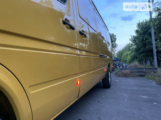 Желтый Мерседес Sprinter, объемом двигателя 2.2 л и пробегом 500 тыс. км за 10800 $, фото 25 на Automoto.ua