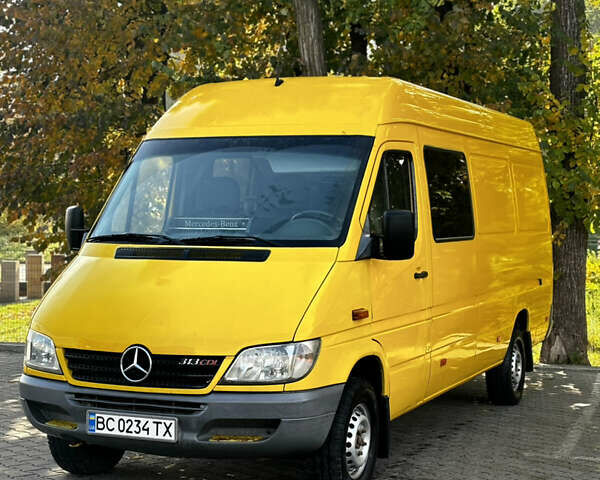 Желтый Мерседес Sprinter, объемом двигателя 2.15 л и пробегом 500 тыс. км за 9500 $, фото 14 на Automoto.ua