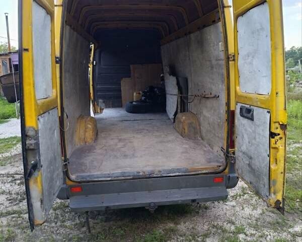 Жовтий Мерседес Sprinter, об'ємом двигуна 2.15 л та пробігом 338 тис. км за 7500 $, фото 12 на Automoto.ua