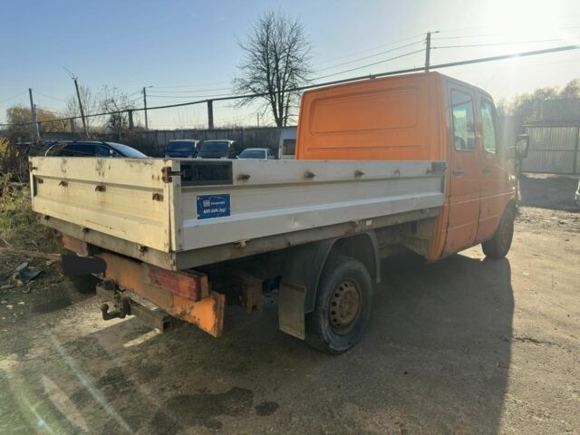 Желтый Мерседес Sprinter, объемом двигателя 2.2 л и пробегом 350 тыс. км за 4300 $, фото 2 на Automoto.ua