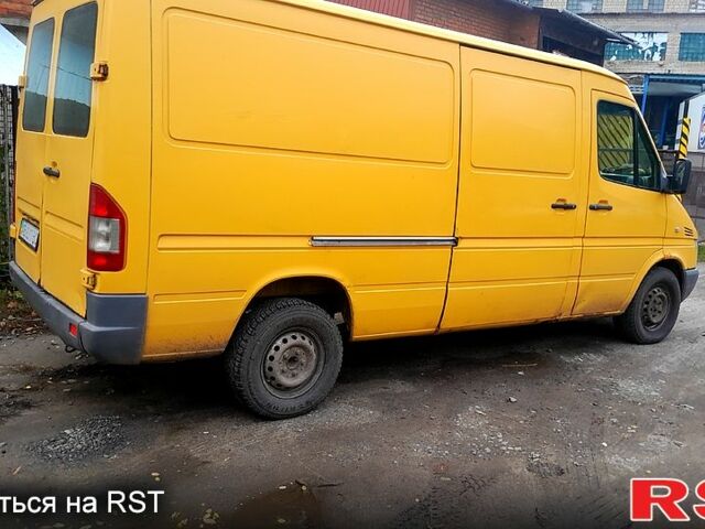 Желтый Мерседес Sprinter, объемом двигателя 2.1 л и пробегом 544 тыс. км за 5800 $, фото 5 на Automoto.ua