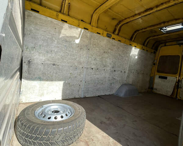 Желтый Мерседес Sprinter, объемом двигателя 2.15 л и пробегом 686 тыс. км за 8200 $, фото 2 на Automoto.ua