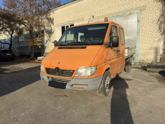 Желтый Мерседес Sprinter, объемом двигателя 2.2 л и пробегом 350 тыс. км за 4300 $, фото 1 на Automoto.ua