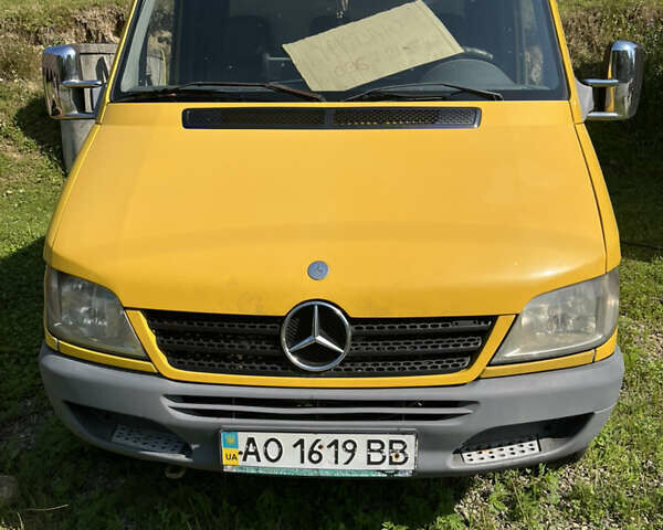 Желтый Мерседес Sprinter, объемом двигателя 0 л и пробегом 519 тыс. км за 8700 $, фото 3 на Automoto.ua