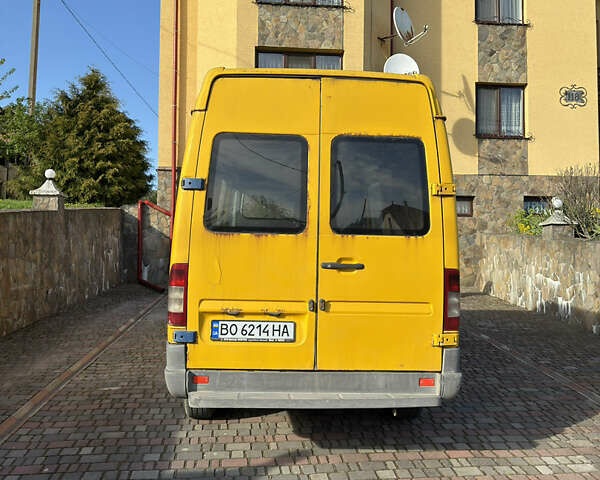 Желтый Мерседес Sprinter, объемом двигателя 2.1 л и пробегом 445 тыс. км за 7500 $, фото 5 на Automoto.ua