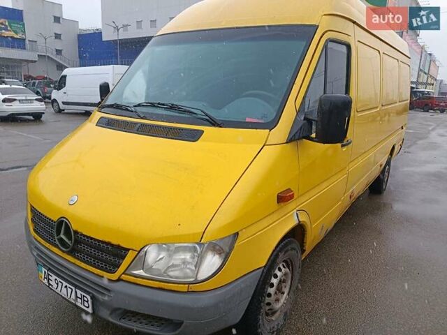 Жовтий Мерседес Sprinter, об'ємом двигуна 2.15 л та пробігом 318 тис. км за 7800 $, фото 1 на Automoto.ua