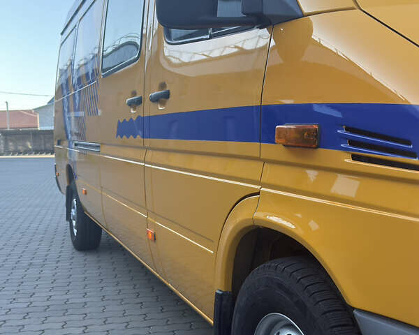 Жовтий Мерседес Sprinter, об'ємом двигуна 2.7 л та пробігом 400 тис. км за 18200 $, фото 30 на Automoto.ua