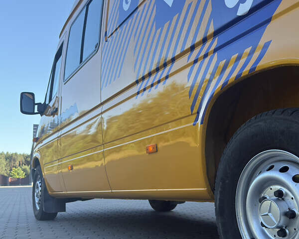 Жовтий Мерседес Sprinter, об'ємом двигуна 2.7 л та пробігом 400 тис. км за 18200 $, фото 41 на Automoto.ua