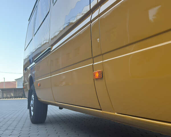Жовтий Мерседес Sprinter, об'ємом двигуна 2.7 л та пробігом 400 тис. км за 18200 $, фото 33 на Automoto.ua