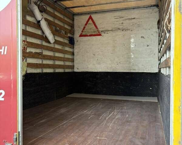 Желтый Мерседес Sprinter, объемом двигателя 2.5 л и пробегом 836 тыс. км за 9000 $, фото 4 на Automoto.ua