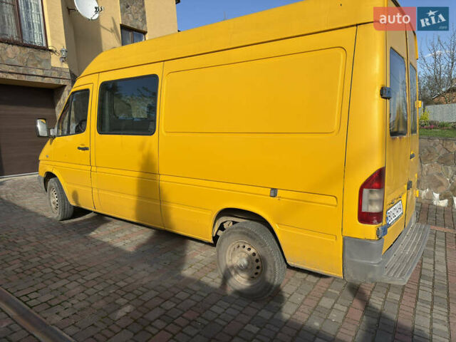 Желтый Мерседес Sprinter, объемом двигателя 2.1 л и пробегом 445 тыс. км за 7500 $, фото 6 на Automoto.ua