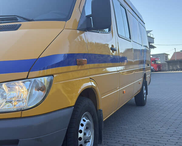 Жовтий Мерседес Sprinter, об'ємом двигуна 2.7 л та пробігом 400 тис. км за 18200 $, фото 24 на Automoto.ua