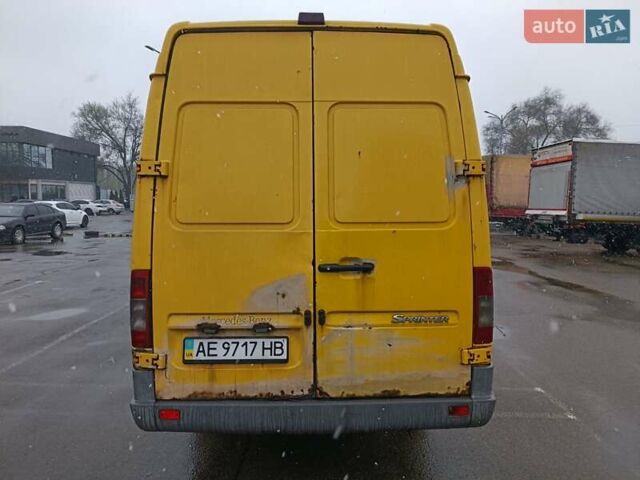 Жовтий Мерседес Sprinter, об'ємом двигуна 2.15 л та пробігом 318 тис. км за 7800 $, фото 5 на Automoto.ua