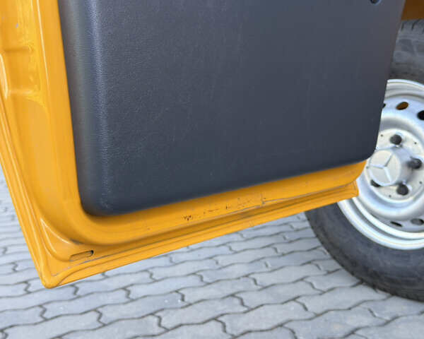 Жовтий Мерседес Sprinter, об'ємом двигуна 2.7 л та пробігом 400 тис. км за 18200 $, фото 55 на Automoto.ua