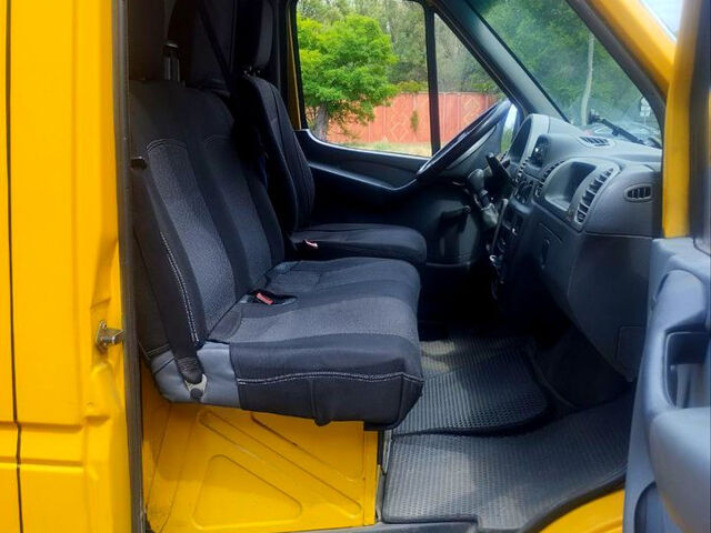 Желтый Мерседес Sprinter, объемом двигателя 2.2 л и пробегом 460 тыс. км за 8800 $, фото 7 на Automoto.ua