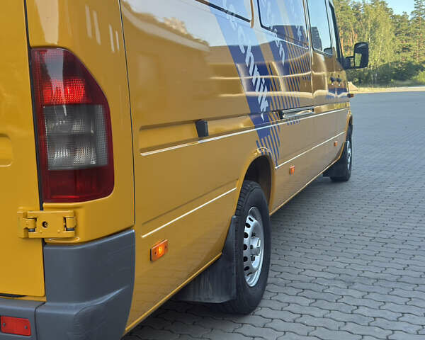 Жовтий Мерседес Sprinter, об'ємом двигуна 2.7 л та пробігом 400 тис. км за 18200 $, фото 34 на Automoto.ua