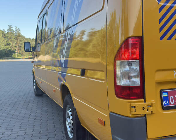 Жовтий Мерседес Sprinter, об'ємом двигуна 2.7 л та пробігом 400 тис. км за 18200 $, фото 37 на Automoto.ua