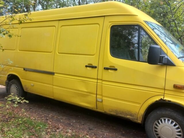 Жовтий Мерседес Sprinter, об'ємом двигуна 2.2 л та пробігом 515 тис. км за 7700 $, фото 2 на Automoto.ua