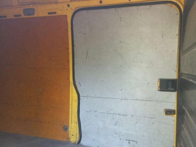 Жовтий Мерседес Sprinter, об'ємом двигуна 2.2 л та пробігом 515 тис. км за 7700 $, фото 5 на Automoto.ua