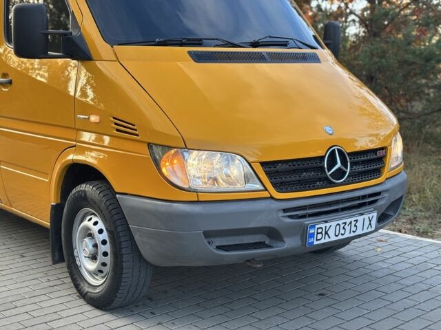 Мерседес Sprinter 2006 у Рівному на Automoto.ua Жовтий Мерседес Sprinter, об'ємом двигуна 2.1 л та пробігом 377 тис. км за 11350 $, фото 3 на Automoto.ua