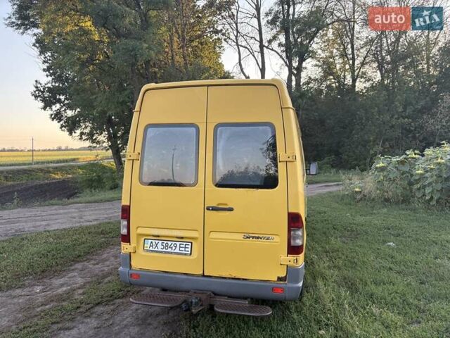 Желтый Мерседес Sprinter, объемом двигателя 2.15 л и пробегом 483 тыс. км за 9000 $, фото 8 на Automoto.ua