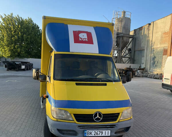 Жовтий Мерседес Sprinter, об'ємом двигуна 2.15 л та пробігом 568 тис. км за 13500 $, фото 4 на Automoto.ua