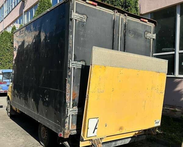 Желтый Мерседес Sprinter, объемом двигателя 2.15 л и пробегом 400 тыс. км за 7000 $, фото 3 на Automoto.ua