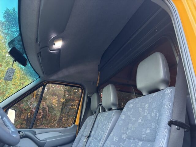 Мерседес Sprinter 2006 у Рівному на Automoto.ua Жовтий Мерседес Sprinter, об'ємом двигуна 2.1 л та пробігом 377 тис. км за 11350 $, фото 11 на Automoto.ua