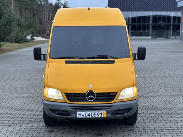 Желтый Мерседес Sprinter, объемом двигателя 2.1 л и пробегом 350 тыс. км за 11100 $, фото 11 на Automoto.ua