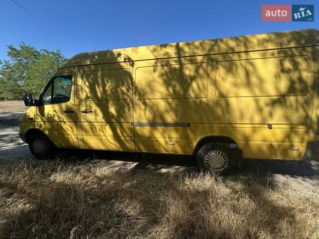 Жовтий Мерседес Sprinter, об'ємом двигуна 2.15 л та пробігом 510 тис. км за 7700 $, фото 1 на Automoto.ua