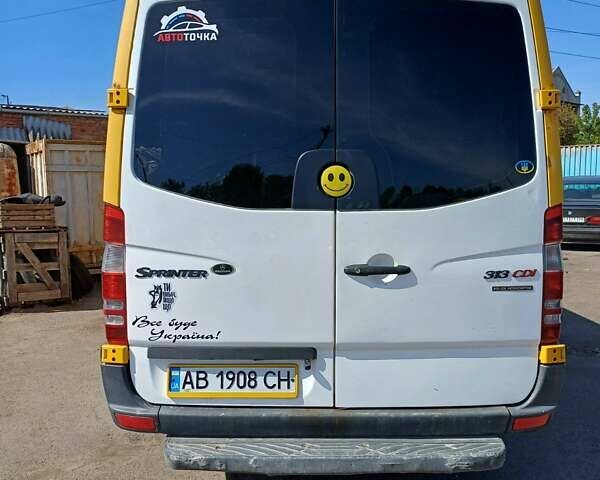 Желтый Мерседес Sprinter, объемом двигателя 2.2 л и пробегом 995 тыс. км за 7900 $, фото 4 на Automoto.ua