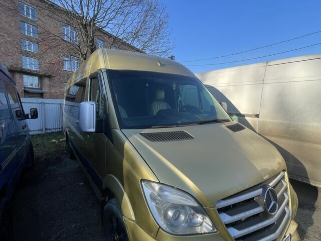 Желтый Мерседес Sprinter, объемом двигателя 3 л и пробегом 400 тыс. км за 13200 $, фото 1 на Automoto.ua