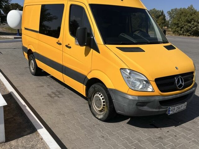 Жовтий Мерседес Sprinter, об'ємом двигуна 2.1 л та пробігом 600 тис. км за 10000 $, фото 1 на Automoto.ua