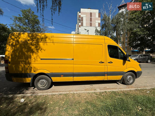 Желтый Мерседес Sprinter, объемом двигателя 2.15 л и пробегом 940 тыс. км за 10000 $, фото 9 на Automoto.ua